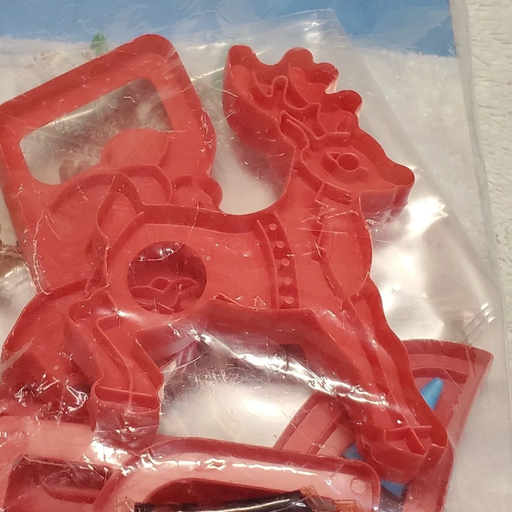 NEW Vintage 1983 80s Wilton's Cookie Cutters Santa Christmas Reindeer Sleigh Kit